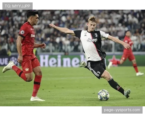 德里赫特无缘荷兰名单引热议 英媒质疑其实力不逊范德芬范黑克